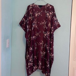 Steve Madden burgundy kimono